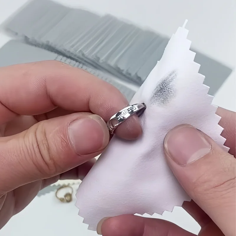 Silver Polishing Cloth, Anti-Tarnish Cleaning Wipe for Gold Silver Jewelry Brightening & Daily Maintenance
Silver Polishing Cloth, Anti-Tarnish Cleaning Wipe for Gold Silver Jewelry Brightening & Daily Maintenance