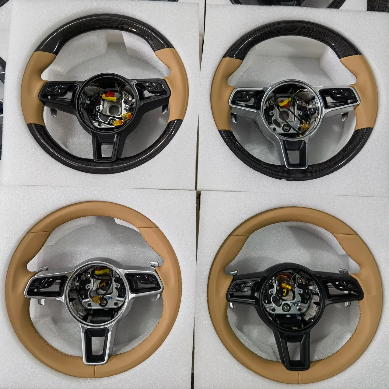 BJYD Wholesale Automotive Interior Carbon Brazed Black Quick Release Steering Wheel for Porsche 997 991 Model New 992
BJYD Wholesale Automotive Interior Carbon Brazed Black Quick Release Steering Wheel for Porsche 997 991 Model New 992