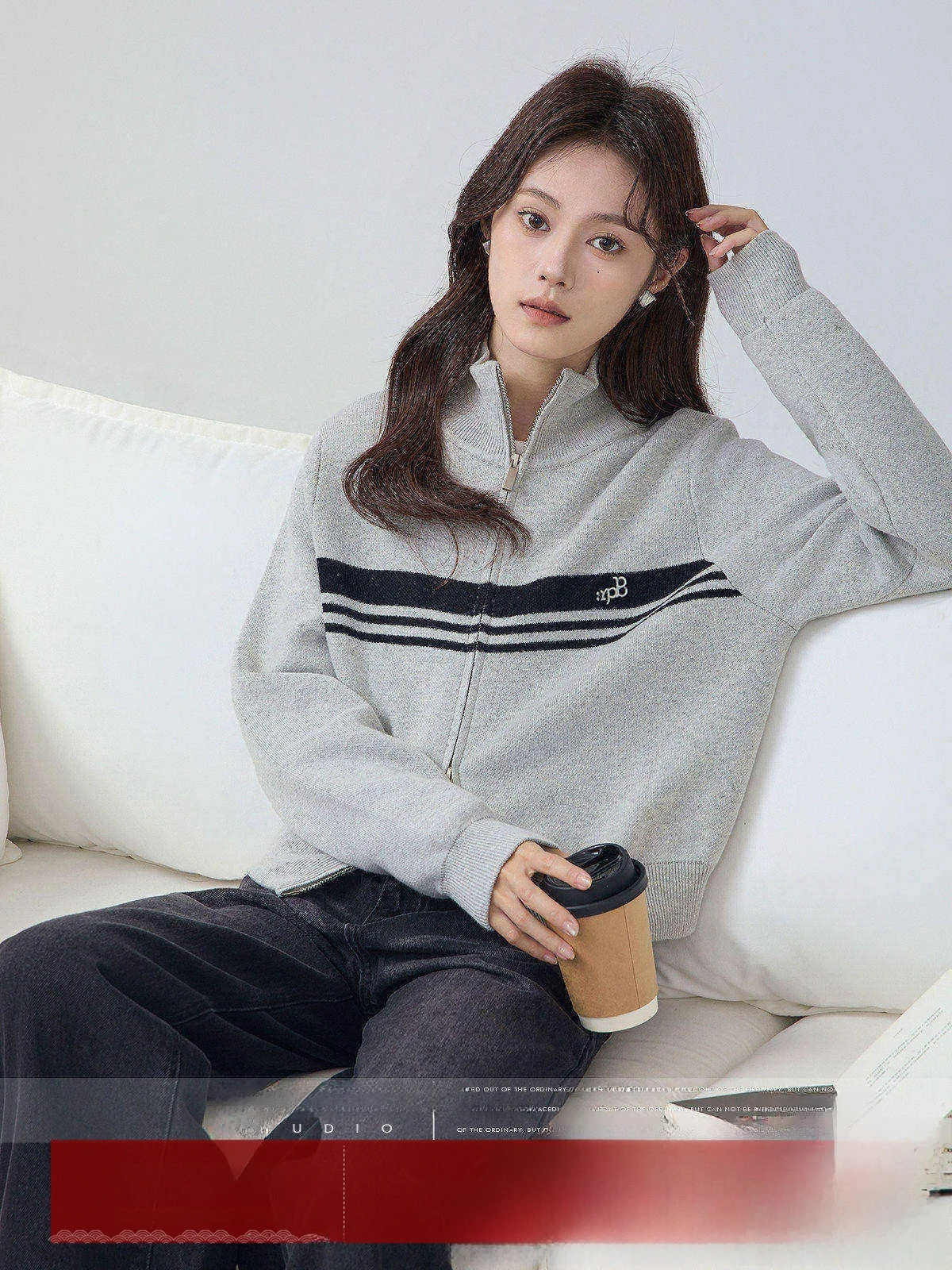 MoZao Grey Double Zipper Design Stand Collar Short Jacket Women's Pure Cotton Simple Knitted Top Commute Style Long Sleeve
MoZao Grey Double Zipper Design Stand Collar Short Jacket Women's Pure Cotton Simple Knitted Top Commute Style Long Sleeve