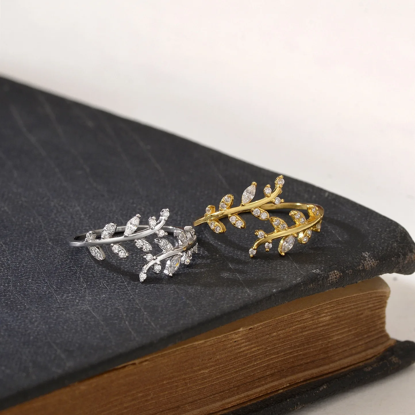 S925 pure silver leaf ring - wheat ear ring - open ring - forest-themed sweet and versatile for women's jewelry selection
S925 pure silver leaf ring - wheat ear ring - open ring - forest-themed sweet and versatile for women's jewelry selection