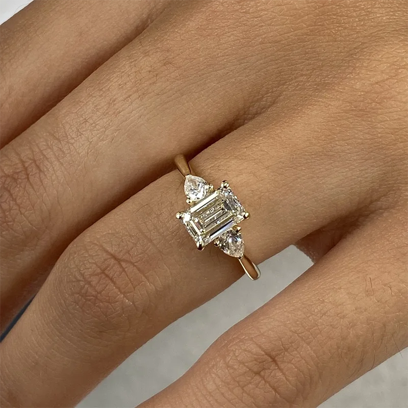 Обручальное кольцо из цельного желтого золота 14 карат с бриллиантом 1 карат, изумрудная огранка, чистота EF/VS, выращенный в лаборатории бриллиант, сертификат IGI, подарок на годовщину
Обручальное кольцо из цельного желтого золота 14 карат с бриллиантом 1 карат, изумрудная огранка, чистота EF/VS, выращенный в лаборатории бриллиант, сертификат IGI, подарок на годовщину