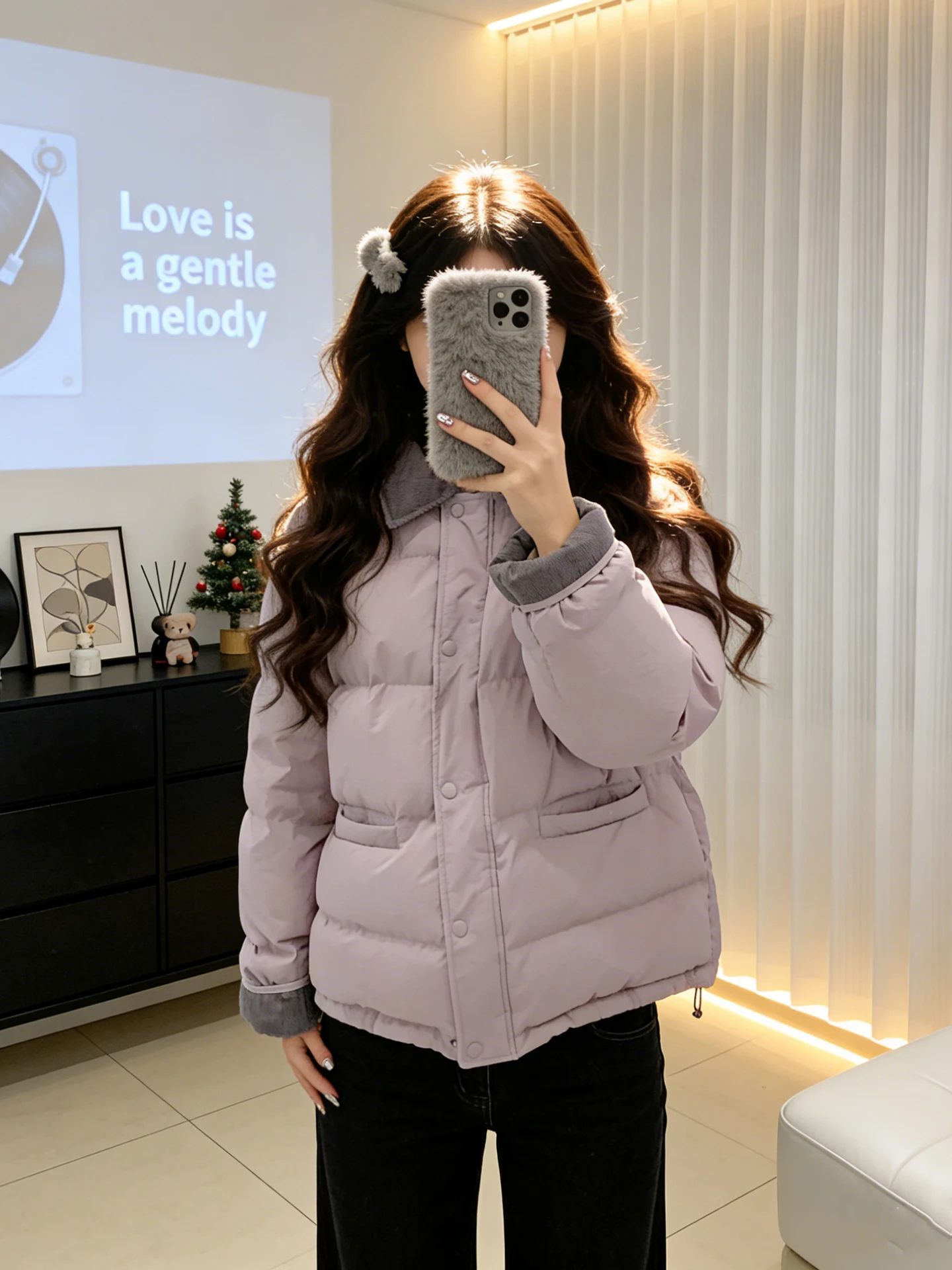 Корейская утепленная теплая короткая хлопковая куртка для женщин, новая зимняя модель, не объемная, фиолетовое хлопковое пальто, удобная женская одежда.
Корейская утепленная теплая короткая хлопковая куртка для женщин, новая зимняя модель, не объемная, фиолетовое хлопковое пальто, удобная женская одежда.