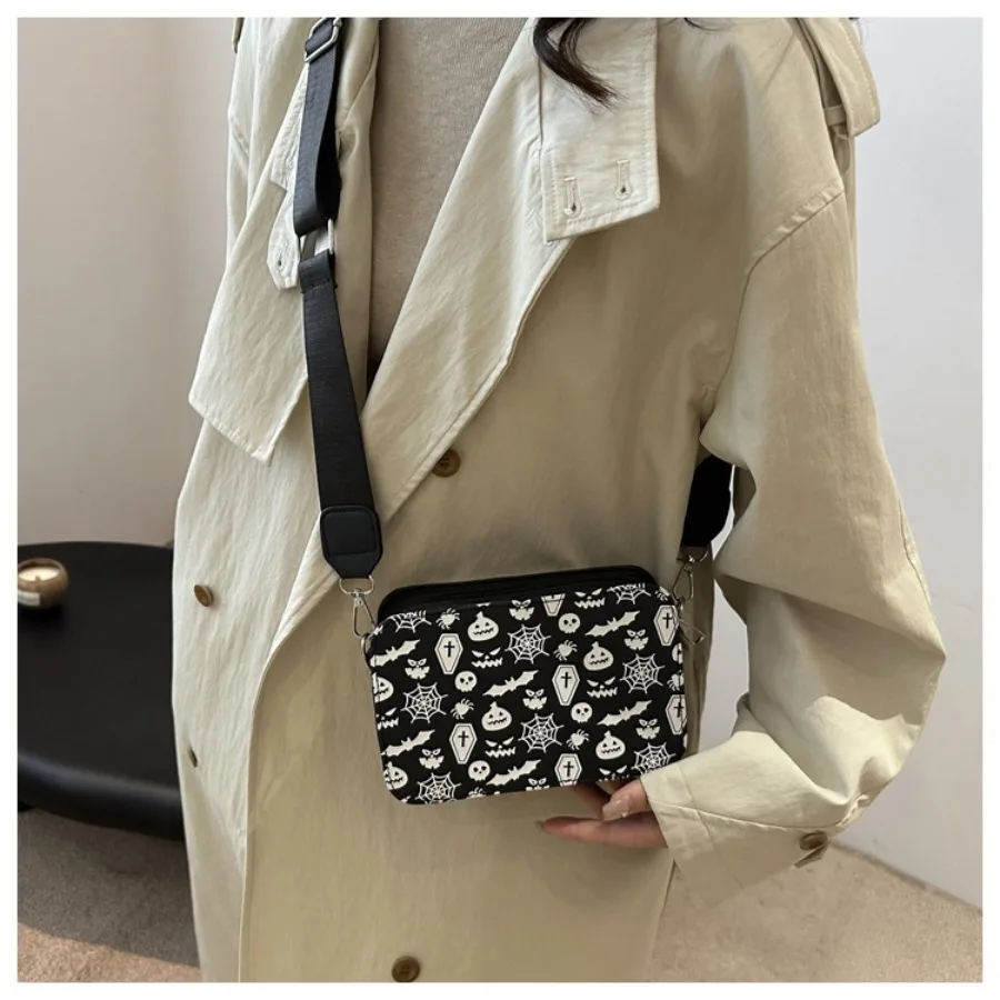 Мода Хэллоуин странный череп досуг Европа и США тренд индивидуальная сумка для фотоаппарата сумка через плечо женские сумки
Мода Хэллоуин странный череп досуг Европа и США тренд индивидуальная сумка для фотоаппарата сумка через плечо женские сумки