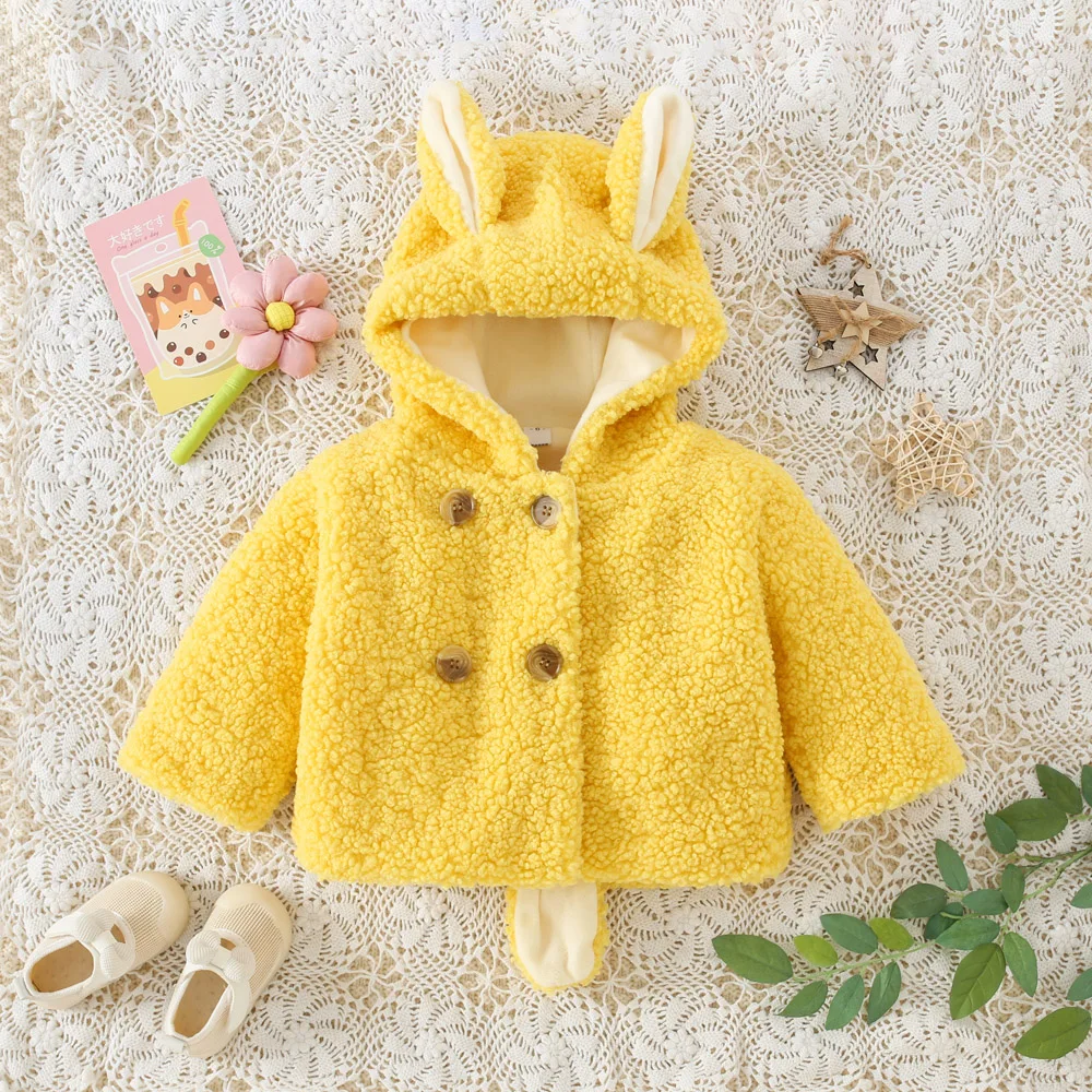 Желтое плюшевое пальто для маленьких девочек 0-2 лет, теплое пальто на пуговицах с милыми заячьими ушками для девочек, зимние прогулки, игры
Желтое плюшевое пальто для маленьких девочек 0-2 лет, теплое пальто на пуговицах с милыми заячьими ушками для девочек, зимние прогулки, игры