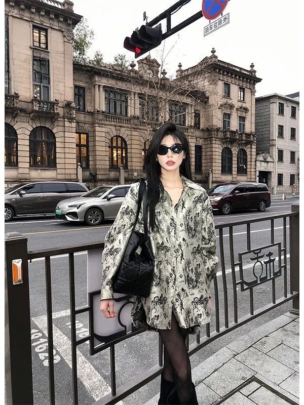 Elegant Vintage Floral Embroidery Slimming Fashion Outerwear Original Design Pitao Spring Collection Women's Ensemble
Elegant Vintage Floral Embroidery Slimming Fashion Outerwear Original Design Pitao Spring Collection Women's Ensemble