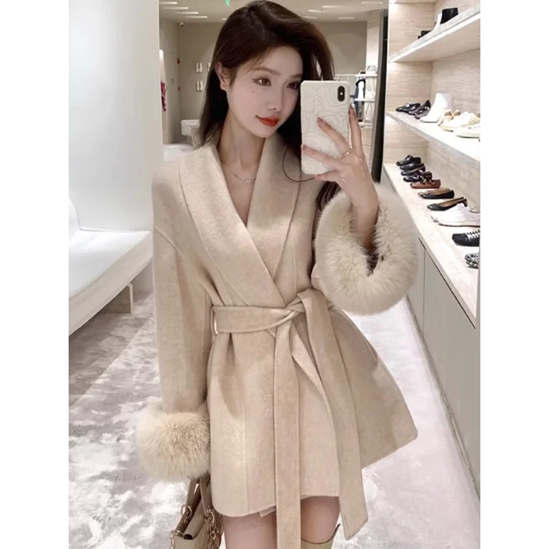 New High-end Double-sided Wool Lace Up Jacket for Women with Detachable Cuffs, Elegant Double-sided Cashmere Short Jacket
New High-end Double-sided Wool Lace Up Jacket for Women with Detachable Cuffs, Elegant Double-sided Cashmere Short Jacket