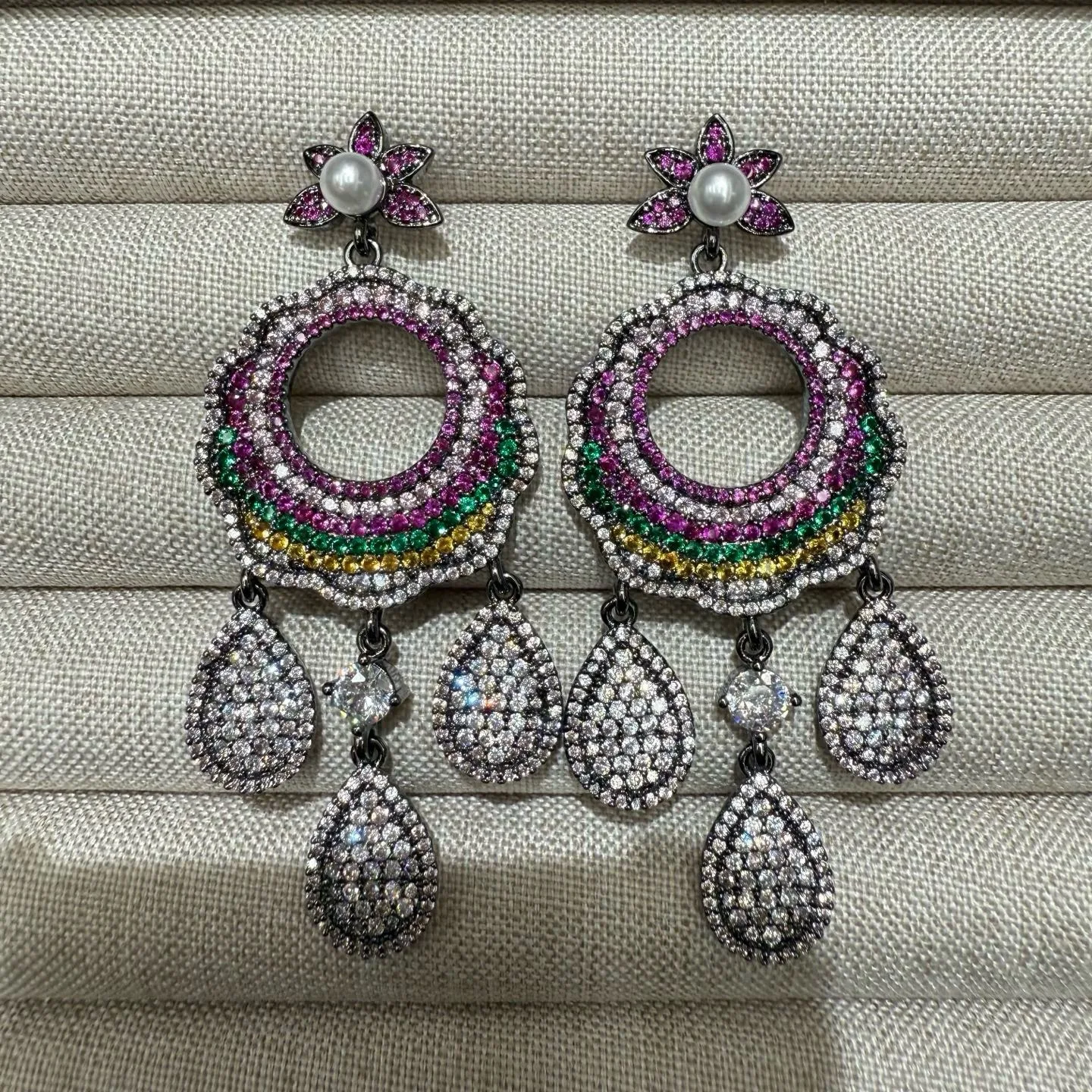 classy earrings cubic zirconia luxury jewelry wedding dinner party women dangling earrings long water drop circle pendant
classy earrings cubic zirconia luxury jewelry wedding dinner party women dangling earrings long water drop circle pendant