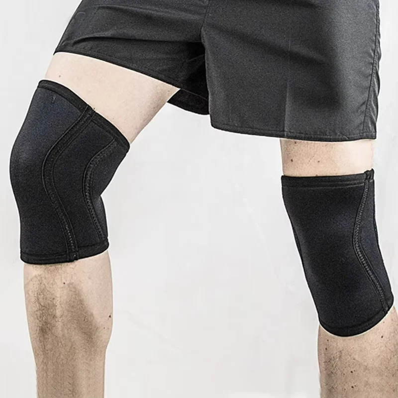 Protective knee compression sleeve, neoprene thick knee pads, used for meniscus tearing, running, weightlifting, non-slip, 7mm.
Protective knee compression sleeve, neoprene thick knee pads, used for meniscus tearing, running, weightlifting, non-slip, 7mm.