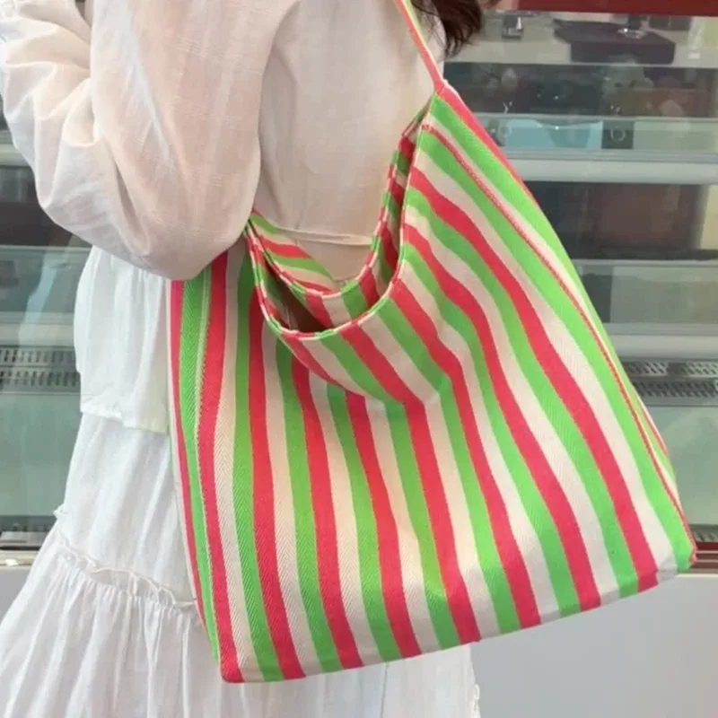 canvas Women’s Handbag Casual Large Capacity Handbag For Women Fashion Crossbody bag for women Trend Shoulder bag for women
canvas Women’s Handbag Casual Large Capacity Handbag For Women Fashion Crossbody bag for women Trend Shoulder bag for women