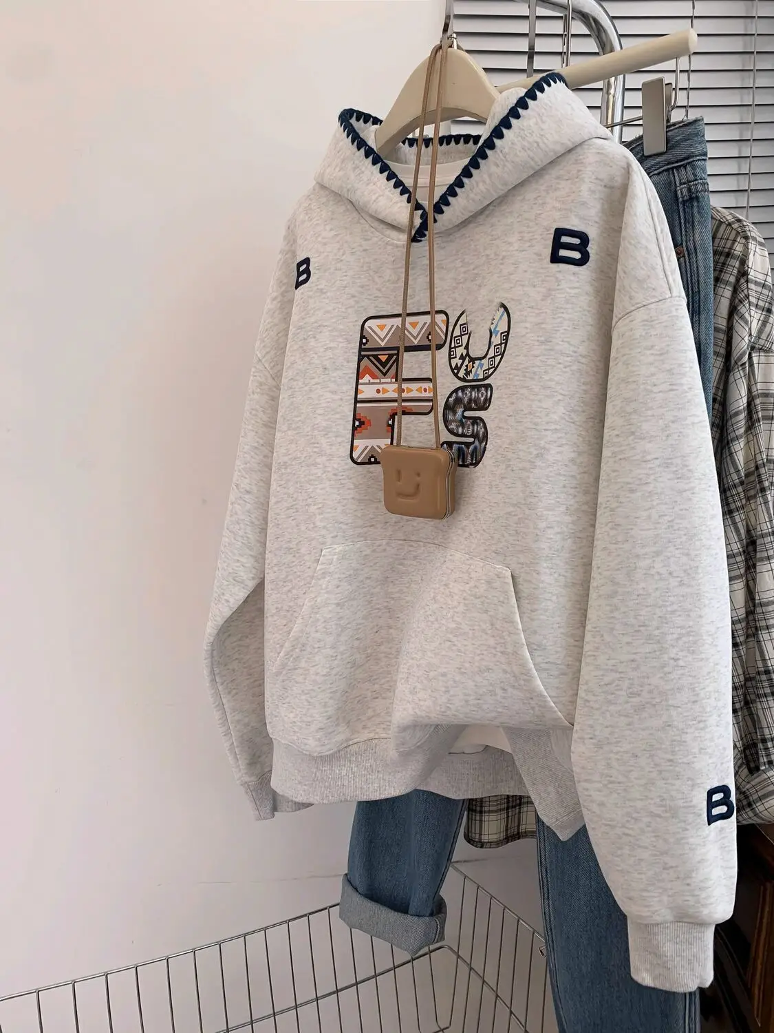 plus Size Women's Hoodie Sweatirt Outerwear Soft Striped Loose Fit Autumn Winter Faion Design Casual Comfortable Top
plus Size Women's Hoodie Sweatirt Outerwear Soft Striped Loose Fit Autumn Winter Faion Design Casual Comfortable Top