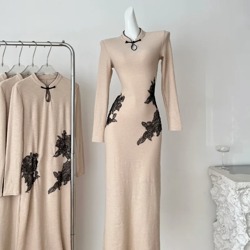 Новое вязаное платье в китайском стиле с кружевной аппликацией и длинными рукавами, женское модное элегантное винтажное эластичное женское длинное платье
Новое вязаное платье в китайском стиле с кружевной аппликацией и длинными рукавами, женское модное элегантное винтажное эластичное женское длинное платье