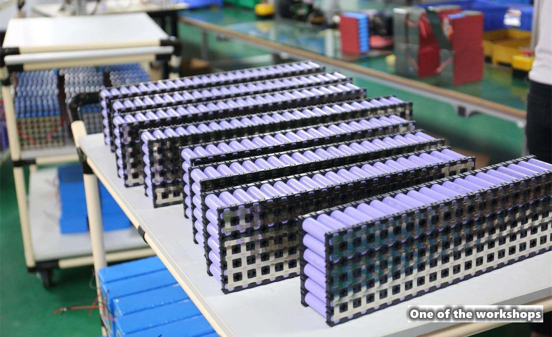 48V 200Ah LiFePO4 Battery 100Ah 150Ah 300Ah for 1000W 2000W 3000W 5000W lawn mower Solar System Golf Cart RV+Bluetooth App
48V 200Ah LiFePO4 Battery 100Ah 150Ah 300Ah for 1000W 2000W 3000W 5000W lawn mower Solar System Golf Cart RV+Bluetooth App