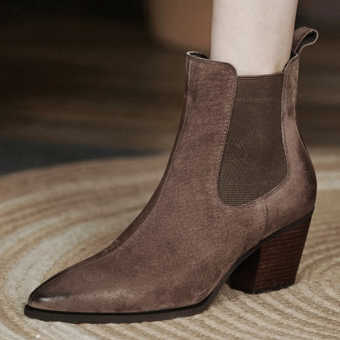 Женские осенние ботильоны «Челси» из эластичной ткани в стиле пэчворк из натуральной кожи, короткие ботинки с острым носком на толстом каблуке 6,5 см 
Женские осенние ботильоны «Челси» из эластичной ткани в стиле пэчворк из натуральной кожи, короткие ботинки с острым носком на толстом каблуке 6,5 см