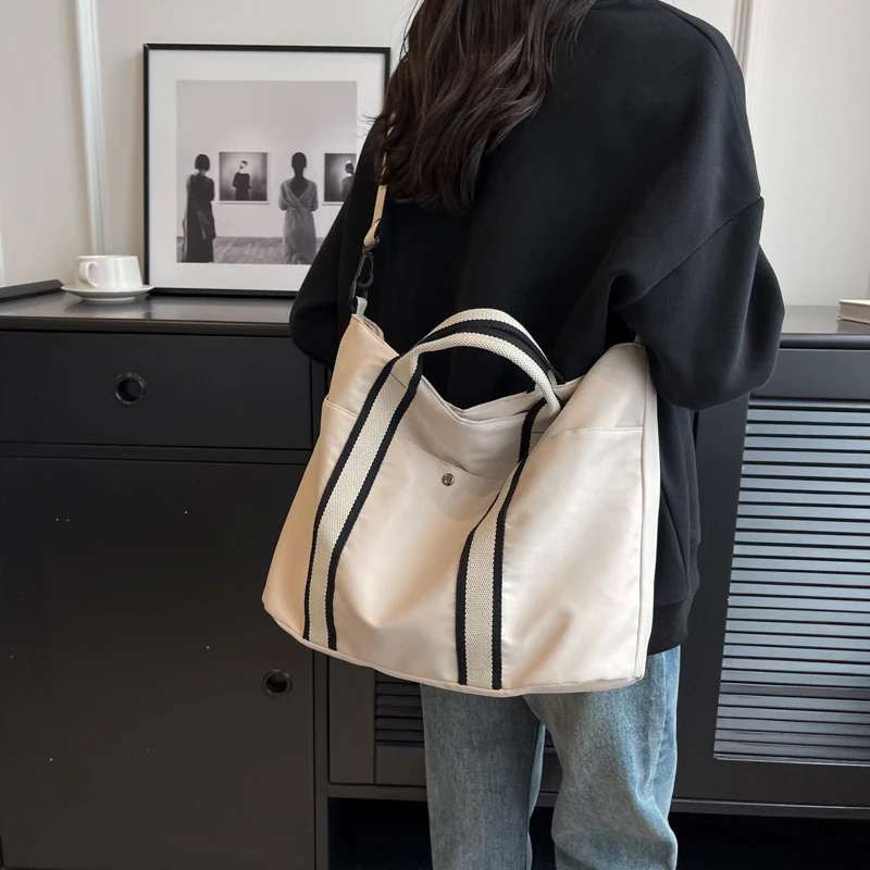 2023 Fashion Message Women Zipper Tote Shoulder Canvas Bags Students Leisure Big Size Space Crossbody Large Pockets For Shopping
2023 Fashion Message Women Zipper Tote Shoulder Canvas Bags Students Leisure Big Size Space Crossbody Large Pockets For Shopping