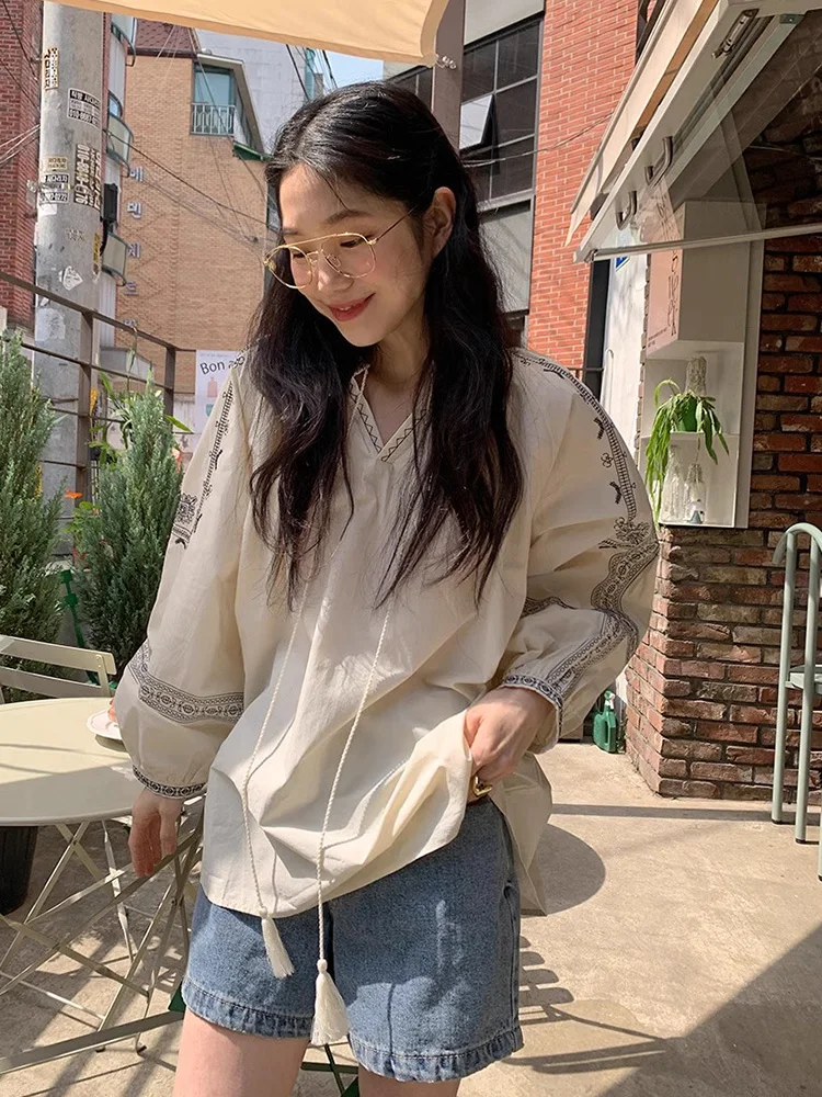 Ele Summer Leisure Oversized Long Sve V-ne Подвеска с кисточками Женская irt Chic National Sle Свободный дизайн из хлопка
Ele Summer Leisure Oversized Long Sve V-ne Подвеска с кисточками Женская irt Chic National Sle Свободный дизайн из хлопка