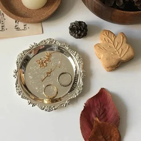 Small Nordic Style Dried Fruit Plate Gold Silver Iron Snacks Tray for Wedding Gifts Cake Dessert Cake Pan Kitchen Organizer
Small Nordic Style Dried Fruit Plate Gold Silver Iron Snacks Tray for Wedding Gifts Cake Dessert Cake Pan Kitchen Organizer