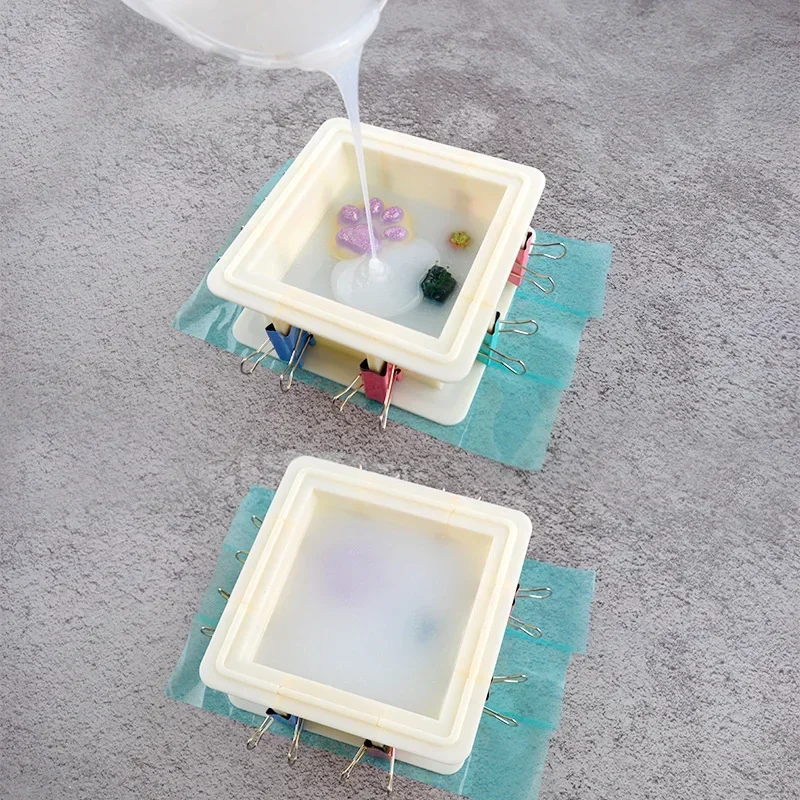 DIY resin model with adjustable silicone mold flipping tool and combination of building blocks for shaping the mold room
DIY resin model with adjustable silicone mold flipping tool and combination of building blocks for shaping the mold room