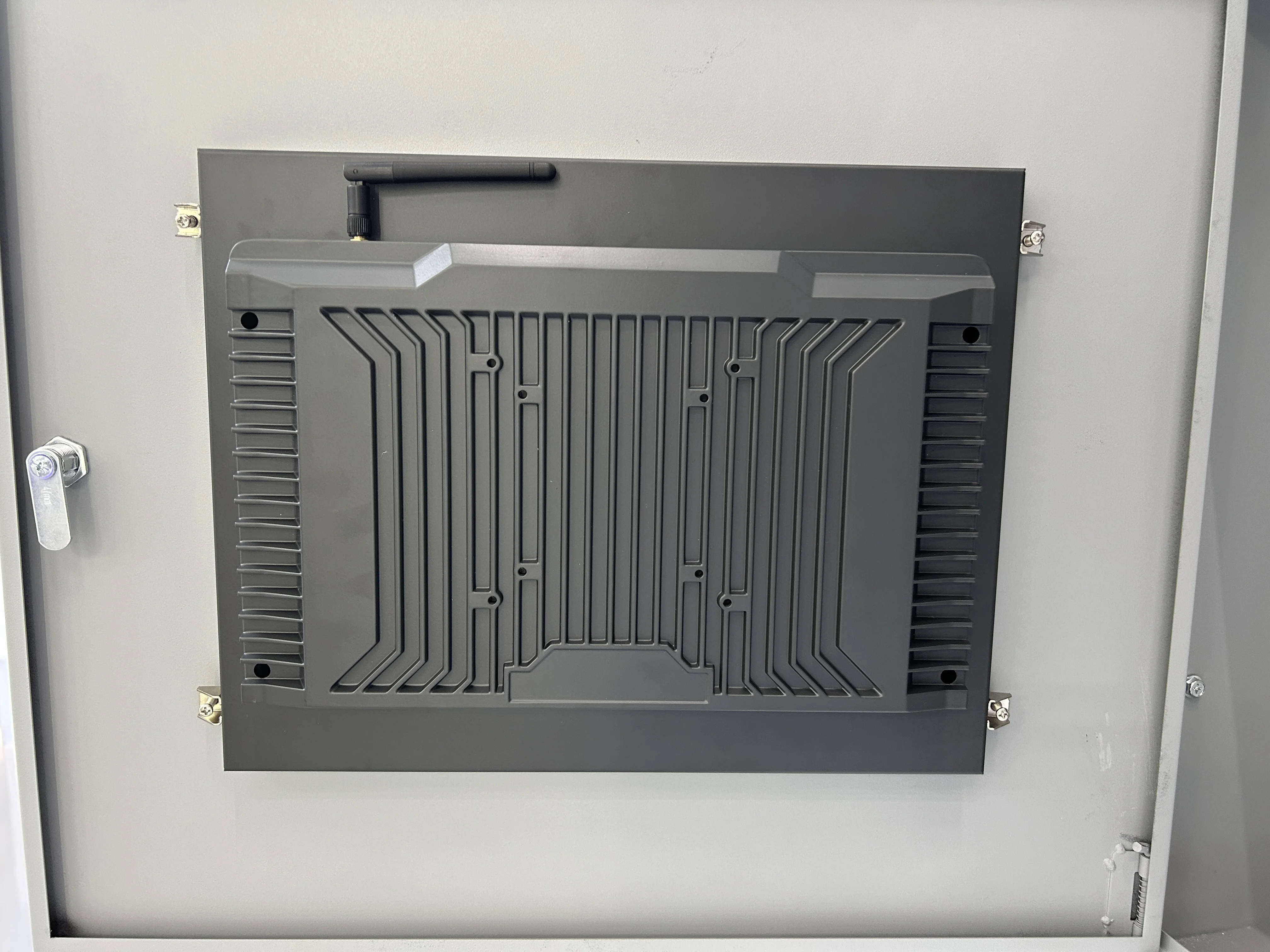 15-inch Wall Mounted Embedded Industrial Computer with 400cd/m2 Brightness Touch Screen Display for Banking and Medical
15-inch Wall Mounted Embedded Industrial Computer with 400cd/m2 Brightness Touch Screen Display for Banking and Medical