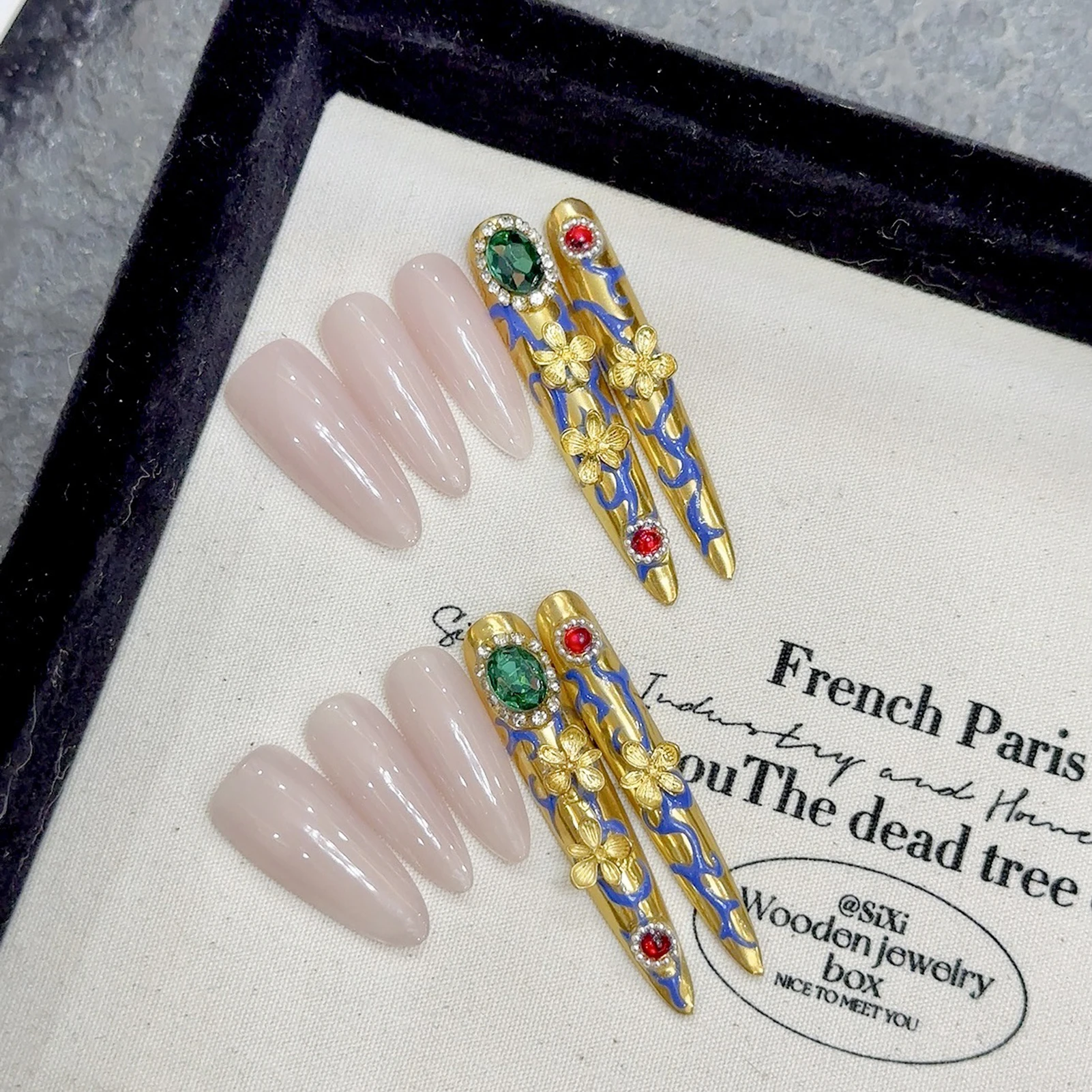 Retro Chinese Court Style Fake Nail Patch Glossy Almond And Long Pointed Handmade Press On Nails High Quality Wearable Manicure
Retro Chinese Court Style Fake Nail Patch Glossy Almond And Long Pointed Handmade Press On Nails High Quality Wearable Manicure