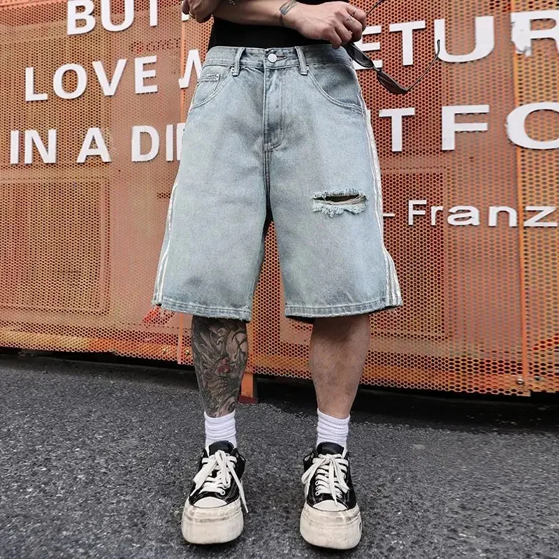 simple hipster wash hole raw edge three stripes denim shorts men's high street
simple hipster wash hole raw edge three stripes denim shorts men's high street