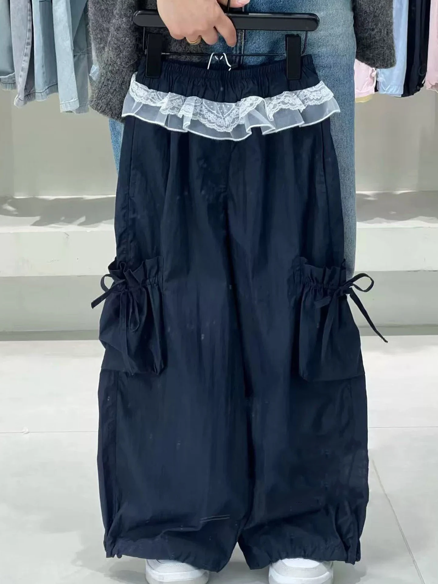 Girls Casual Wide Leg Pants Children's Workwear Summer Fashionable Loose Fit Trousers for Ages 3-14 Elastic Waist Long Pants
Girls Casual Wide Leg Pants Children's Workwear Summer Fashionable Loose Fit Trousers for Ages 3-14 Elastic Waist Long Pants