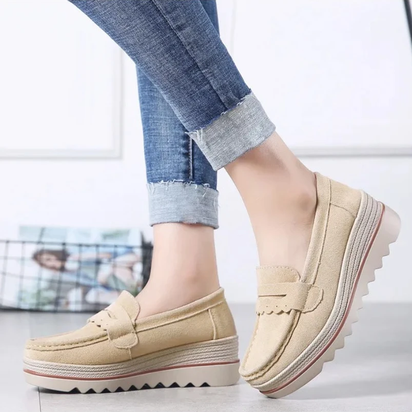 Весна-Осень 2023, женские лоферы на плоской подошве и платформе, женские удобные мокасины на танкетке из натуральной кожи, ортопедическая повседневная обувь без шнуровки
Весна-Осень 2023, женские лоферы на плоской подошве и платформе, женские удобные мокасины на танкетке из натуральной кожи, ортопедическая повседневная обувь без шнуровки