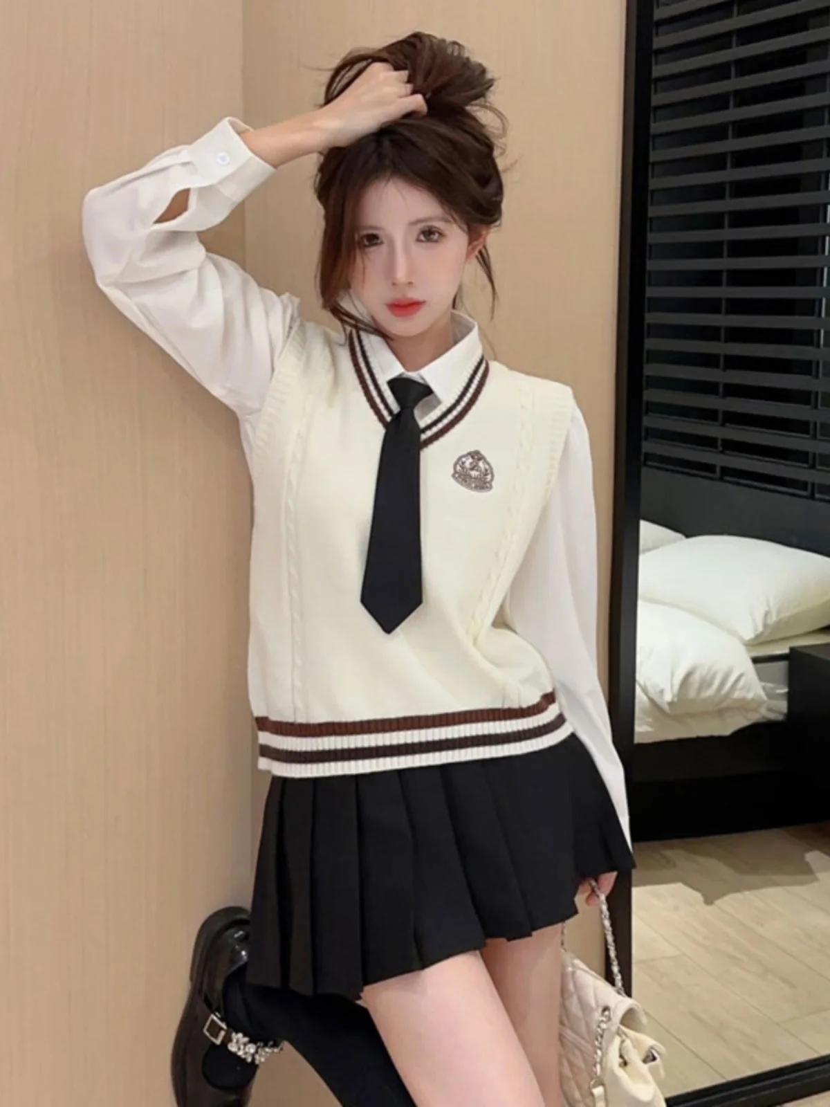 Вязаный жилет в клетку с высокой талией и тройником, комплект Gege Home, Интернет, известный колледж, цветной комплект Blo в полоску Faion
Вязаный жилет в клетку с высокой талией и тройником, комплект Gege Home, Интернет, известный колледж, цветной комплект Blo в полоску Faion