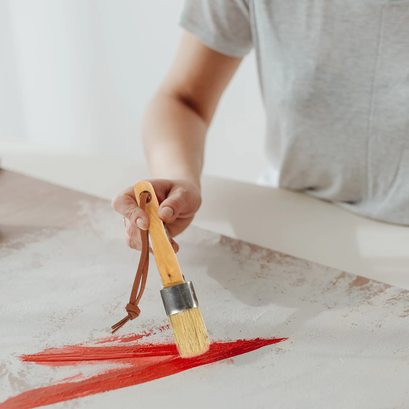 Набор из 3 кистей с натуральной щетиной и длинной деревянной ручкой для акварели, латекса, меловой краски, молочной краски, глазури. Многофункциональные, многоразовые.
Набор из 3 кистей с натуральной щетиной и длинной деревянной ручкой для акварели, латекса, меловой краски, молочной краски, глазури. Многофункциональные, многоразовые.