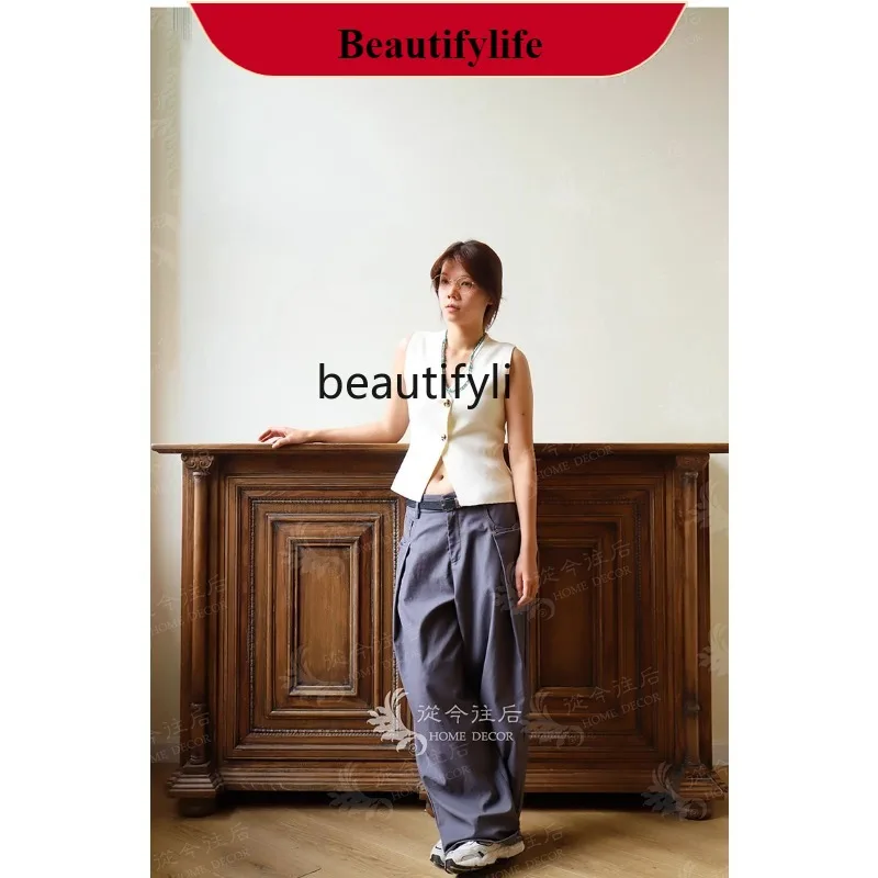 G1218 Neoclassical Brown Solid Wood Carved Double Door Side Cabinet
G1218 Neoclassical Brown Solid Wood Carved Double Door Side Cabinet