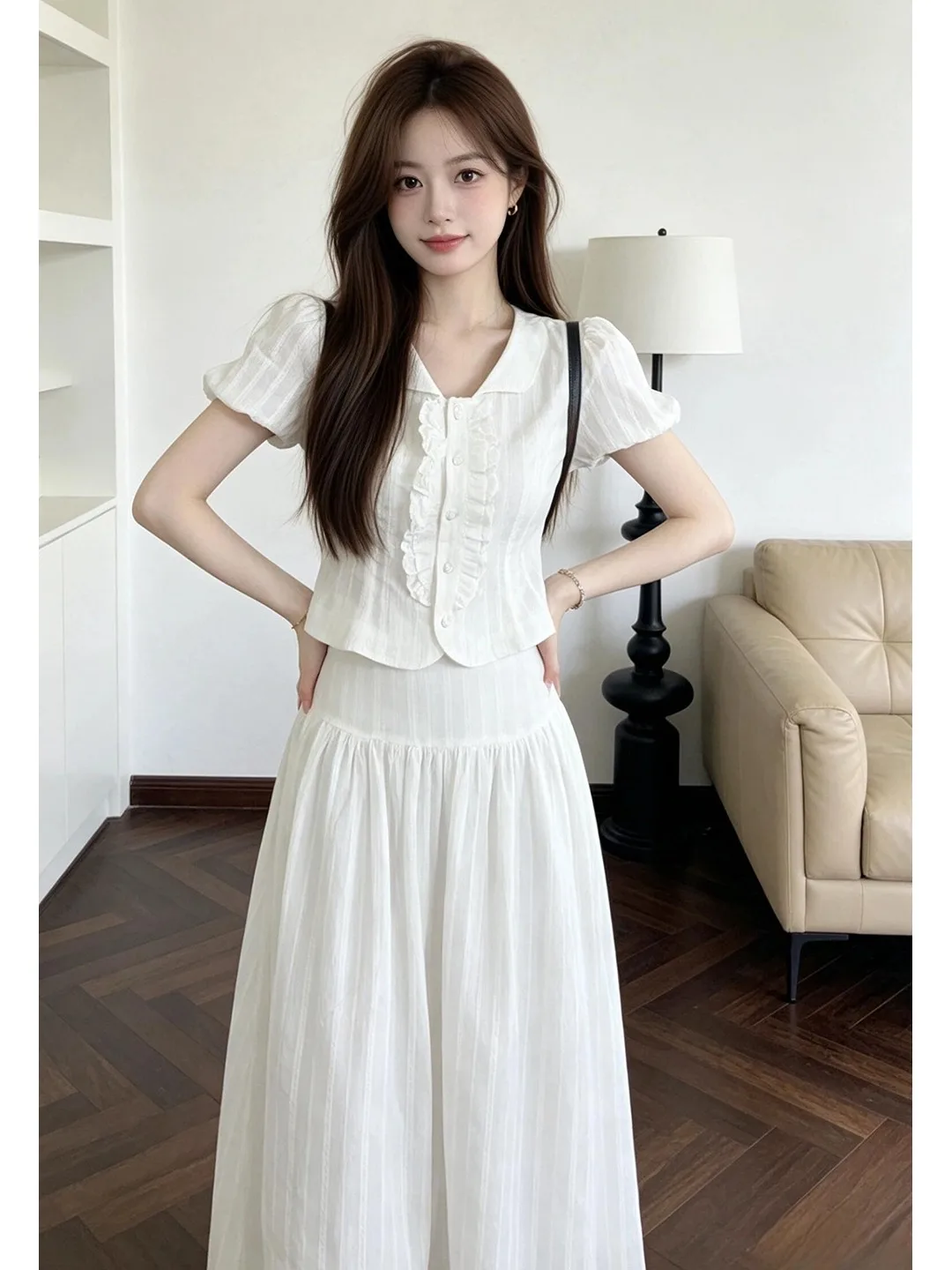 Summer New White Shirt Bubble Sleeve Short Sleeve Women's Skirt Half Length Floral Two Piece Set Fashionable Elegant
Summer New White Shirt Bubble Sleeve Short Sleeve Women's Skirt Half Length Floral Two Piece Set Fashionable Elegant