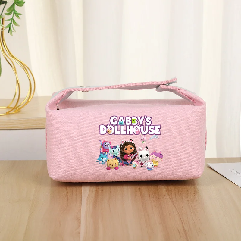 Gabby Dollhouse Makeup Bag Canvas Casual Travel Storage Bags Anime Cartoon High Quality Large Capacity Pink Handheld Packet Gift
Gabby Dollhouse Makeup Bag Canvas Casual Travel Storage Bags Anime Cartoon High Quality Large Capacity Pink Handheld Packet Gift