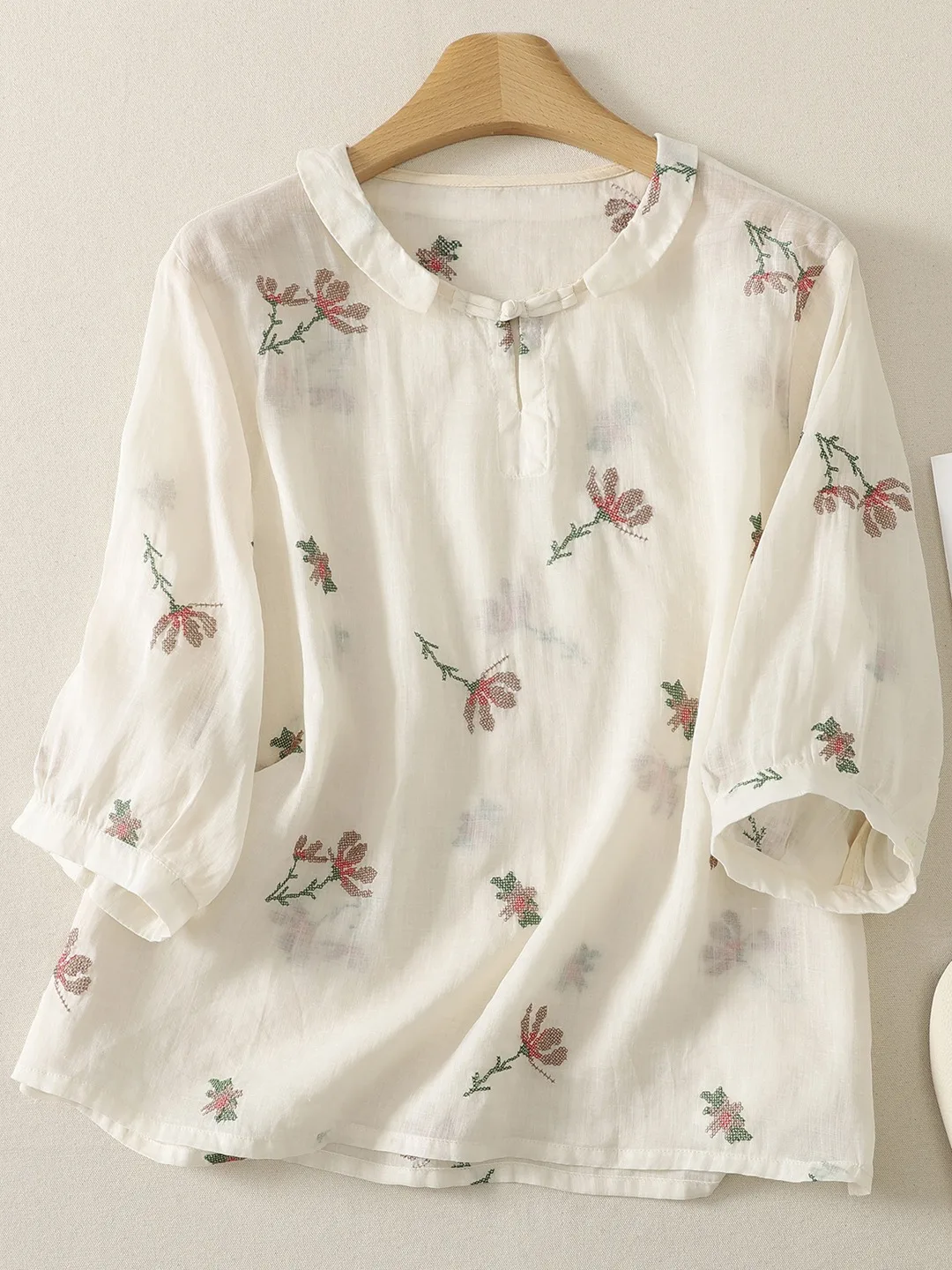New Chinese Style Small Collar Embroidered Linen Shirt Women Summer Thin Fashionable Youthful Retro Button up Top
New Chinese Style Small Collar Embroidered Linen Shirt Women Summer Thin Fashionable Youthful Retro Button up Top