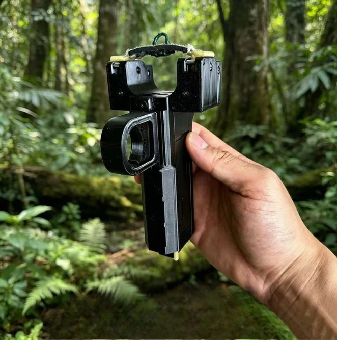 Outdoor Automatic Magnetic Suction Slingshot 3D Printed Steel Ball Portable Entertainment Competition Hunting Equipment
Outdoor Automatic Magnetic Suction Slingshot 3D Printed Steel Ball Portable Entertainment Competition Hunting Equipment
