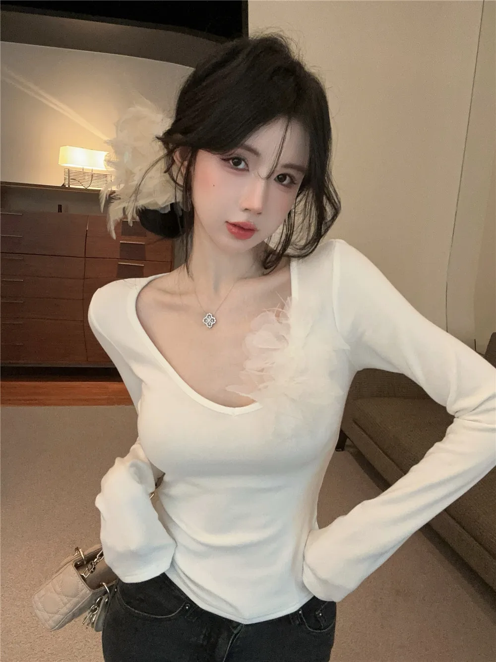 Sexy V-Neck Floral Splice Long Sleeve T-Shirt Women's Slim Fit Inner Design White Elastic Base Shirt Top Commute Style Simple
Sexy V-Neck Floral Splice Long Sleeve T-Shirt Women's Slim Fit Inner Design White Elastic Base Shirt Top Commute Style Simple
