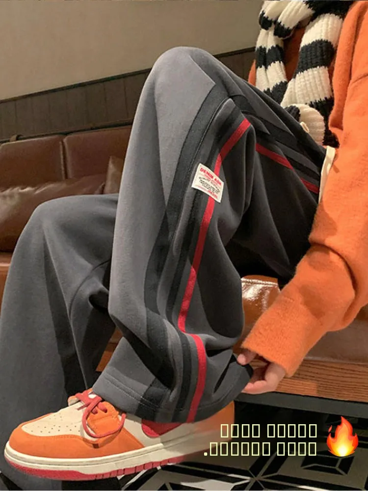 Американские ретро-брюки в полоску из утолщенного флиса для мужчин, зимние повседневные брюки свободного прямого кроя, молодежный модный бренд
Американские ретро-брюки в полоску из утолщенного флиса для мужчин, зимние повседневные брюки свободного прямого кроя, молодежный модный бренд