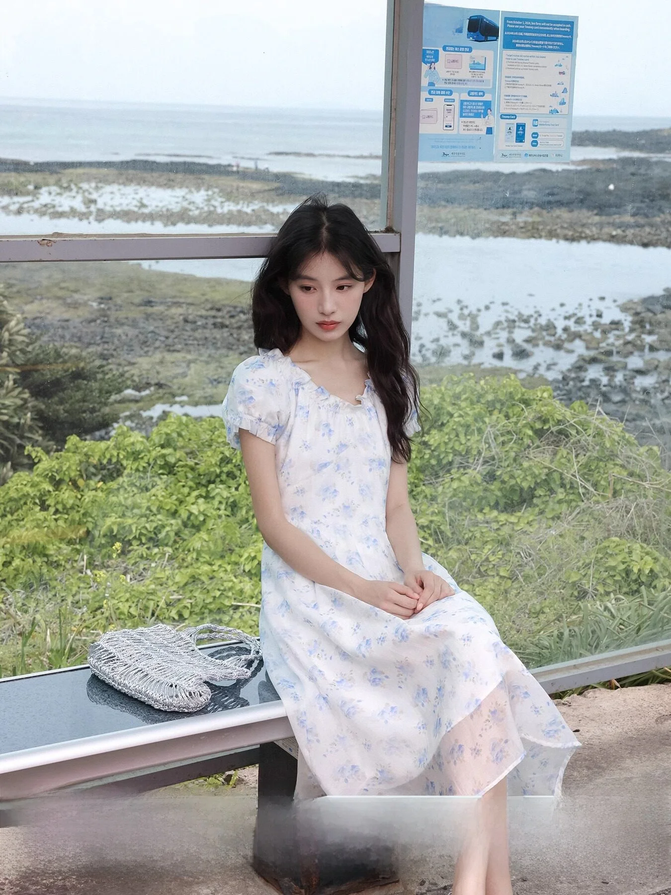 Blue Rose Floral Print V-Neck Dress Women's Spring Summer Short Sleeve A-Line Skirt Elegant Beautiful French Style Midi Dress
Blue Rose Floral Print V-Neck Dress Women's Spring Summer Short Sleeve A-Line Skirt Elegant Beautiful French Style Midi Dress