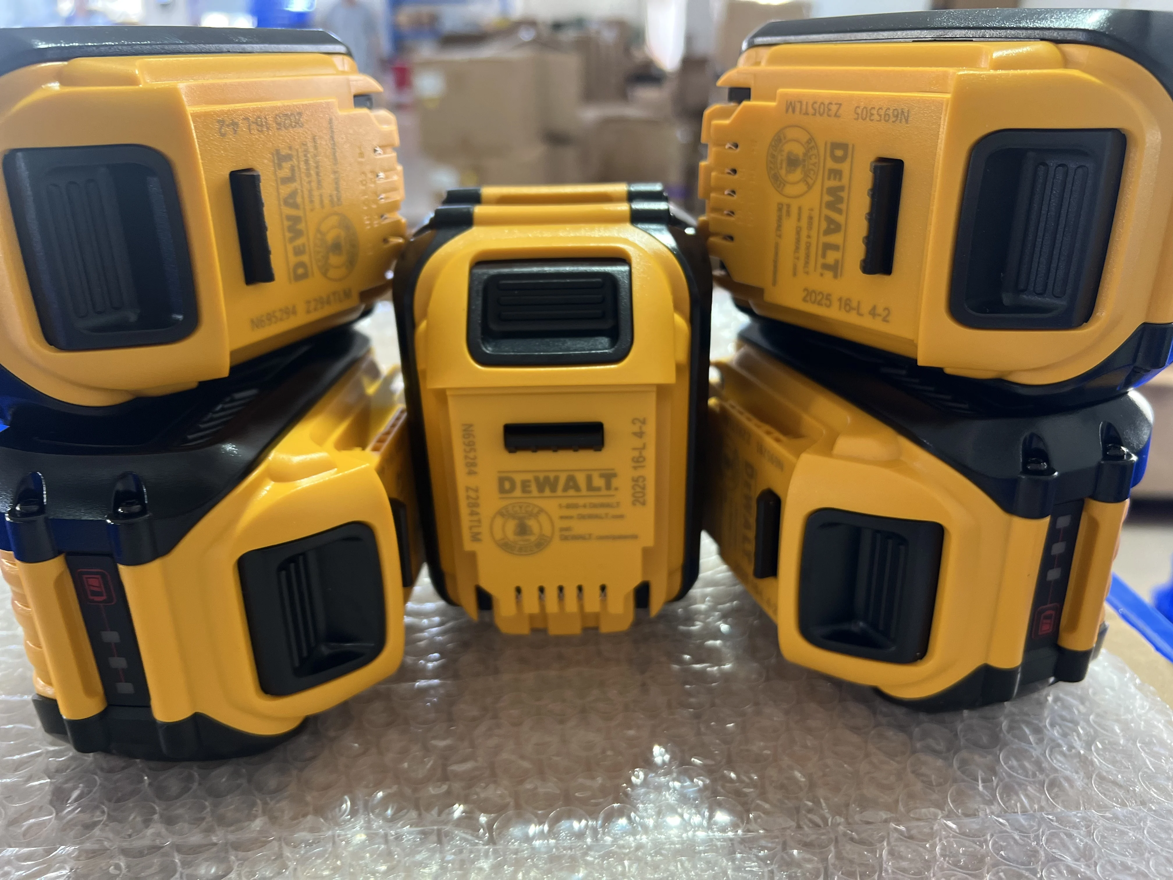 Оригинальный аккумулятор DEWALT 20 В/60 В 9000 мАч, аккумулятор Dewalt 18 В, DCB200 DCB205 DCB206 DCB209, аккумулятор для электроинструментов, зарядное устройство Dewalt 20 В
Оригинальный аккумулятор DEWALT 20 В/60 В 9000 мАч, аккумулятор Dewalt 18 В, DCB200 DCB205 DCB206 DCB209, аккумулятор для электроинструментов, зарядное устройство Dewalt 20 В