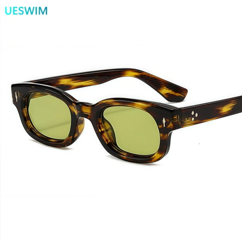 Retro Green Square Sunglasses For Women Men Vintage Classic Outdoor Travel Sun Glasses Shades UV400 Eyewear
Retro Green Square Sunglasses For Women Men Vintage Classic Outdoor Travel Sun Glasses Shades UV400 Eyewear