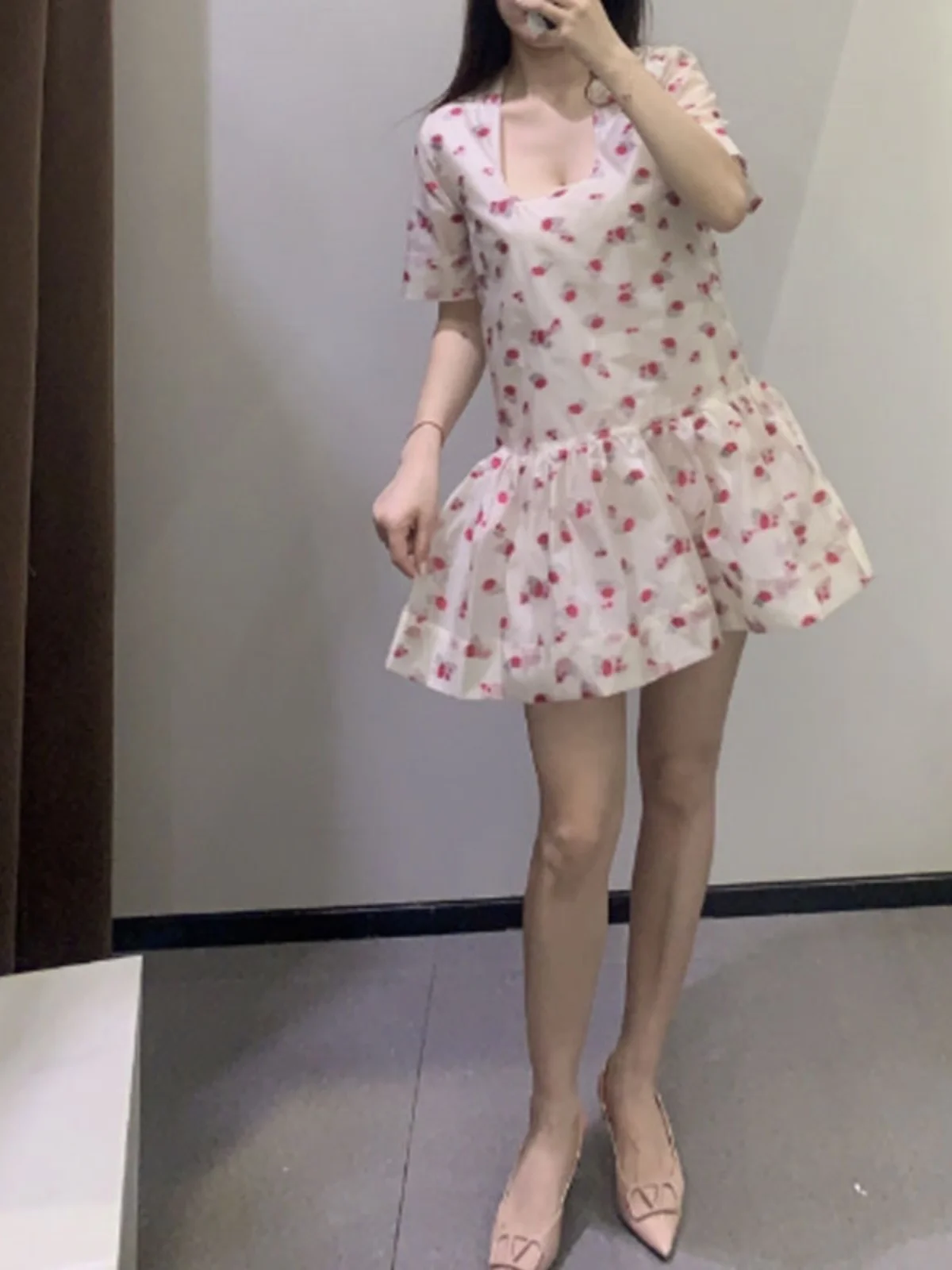 Sweet Princ Sle Embroidered Flal Dr Summer Vaion Theme ort A-Line Skirt Gown for Women in Summer
Sweet Princ Sle Embroidered Flal Dr Summer Vaion Theme ort A-Line Skirt Gown for Women in Summer