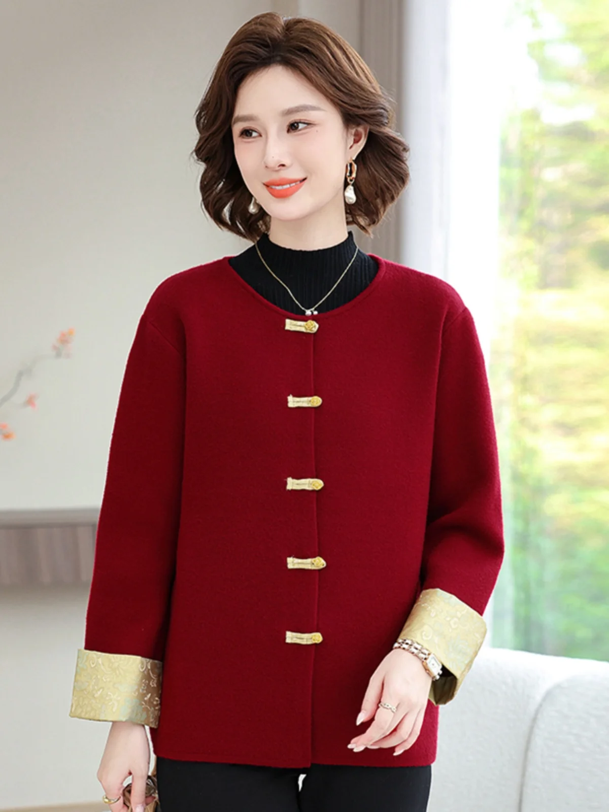 Spring Autumn Chinese Style Short Jacket Women's Wedding Banquet Dress Fashionable Loose Fit Knitwear round Neck Single Button
Spring Autumn Chinese Style Short Jacket Women's Wedding Banquet Dress Fashionable Loose Fit Knitwear round Neck Single Button