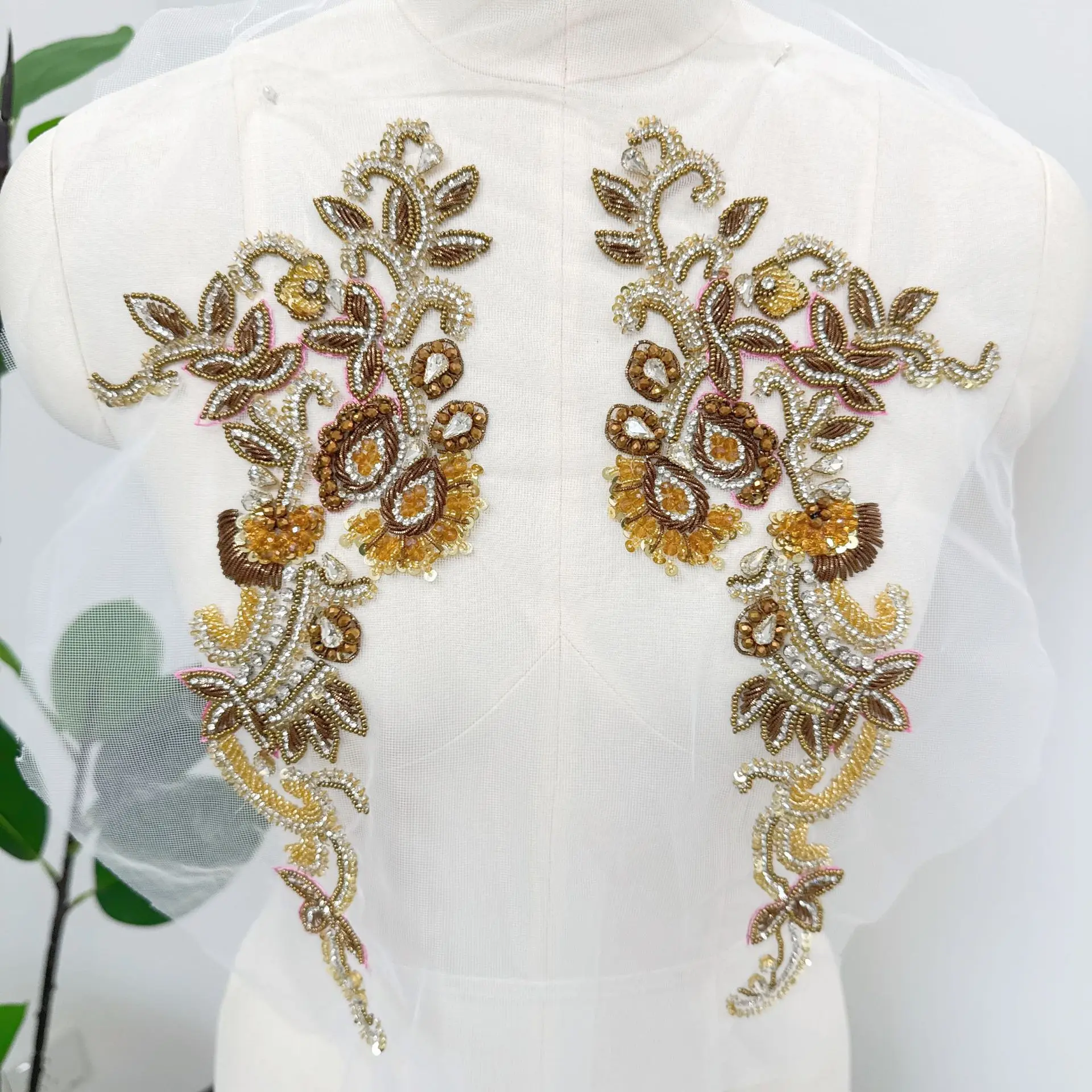 French Embroidery Vintage Beaded Sequin Lace Applique Cheongsam Gown Wedding Dress Lolita Hand Sewing Material Bag
French Embroidery Vintage Beaded Sequin Lace Applique Cheongsam Gown Wedding Dress Lolita Hand Sewing Material Bag