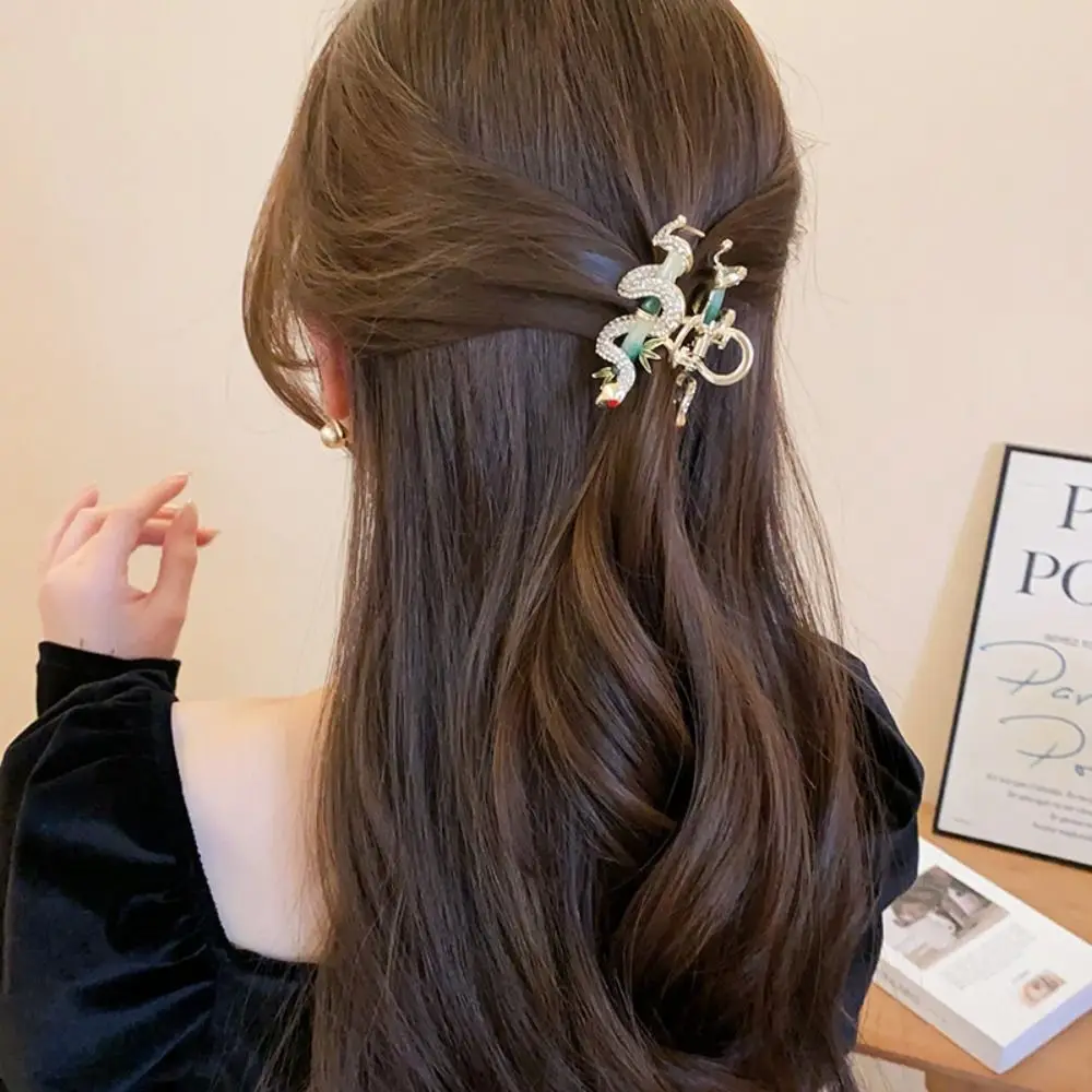 Pearl Chinese Style Hair Claw Crystal Ponytail Holder Antique Style Grab Clip Hair Catches Exquisite Hanfu Headwear Girls
Pearl Chinese Style Hair Claw Crystal Ponytail Holder Antique Style Grab Clip Hair Catches Exquisite Hanfu Headwear Girls