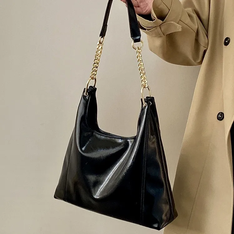 Высококачественная сумка через плечо 2022, большая вместительная сумка-мессенджер из мягкой искусственной кожи, повседневные сумки для путешествий, сумки для подмышек, женская сумка
Высококачественная сумка через плечо 2022, большая вместительная сумка-мессенджер из мягкой искусственной кожи, повседневные сумки для путешествий, сумки для подмышек, женская сумка