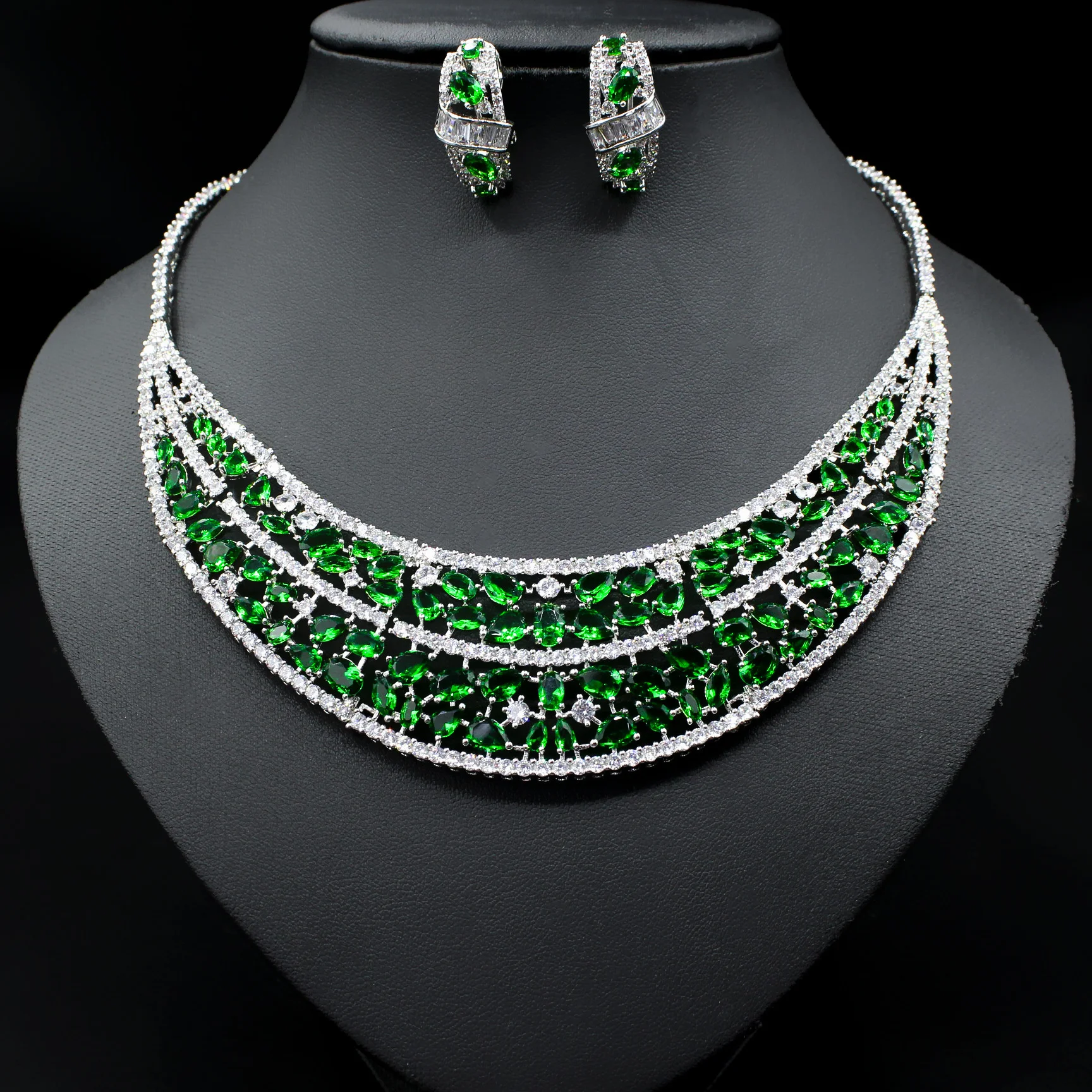 genuine Luxury brand real jewels New large bride emerald earrings necklace with zircon micro inlaid full diamond ins Earrings tw
genuine Luxury brand real jewels New large bride emerald earrings necklace with zircon micro inlaid full diamond ins Earrings tw