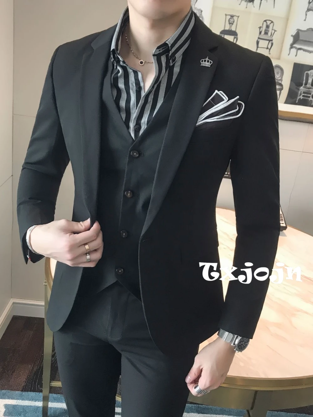 Hot Sale One Button Men's Tuxedo 2 Pieces Jacket Pants Birthday Party Wear Spring Autumn Man Suit Set Office Outfit On Sale
Hot Sale One Button Men's Tuxedo 2 Pieces Jacket Pants Birthday Party Wear Spring Autumn Man Suit Set Office Outfit On Sale