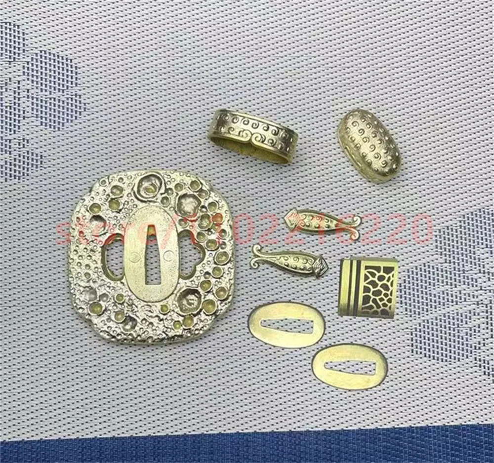 A Set Very Exquisite Brass Tsuba Handguard Fuchi Kashira Menuki Habaki Seppa For Japanese Real Samurai Katana Sword Fittings
A Set Very Exquisite Brass Tsuba Handguard Fuchi Kashira Menuki Habaki Seppa For Japanese Real Samurai Katana Sword Fittings