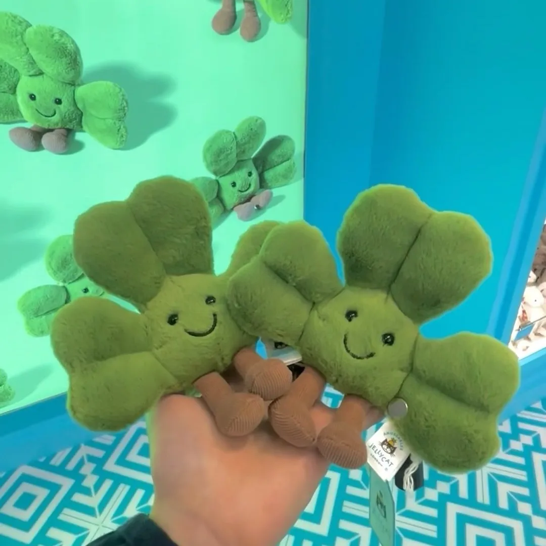 In Stock JC Clover Ornament Plush Doll New Limited Edition Super Cute Simulated Plants Birthday Gift
In Stock JC Clover Ornament Plush Doll New Limited Edition Super Cute Simulated Plants Birthday Gift