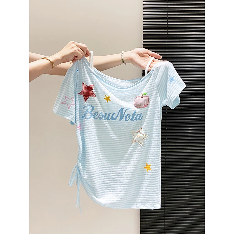 Funny Floral Print Slant-neck Short-sleeved Shirt for Women, Sweet and Youth-reducing, Versatile Top + Camisole
Funny Floral Print Slant-neck Short-sleeved Shirt for Women, Sweet and Youth-reducing, Versatile Top + Camisole