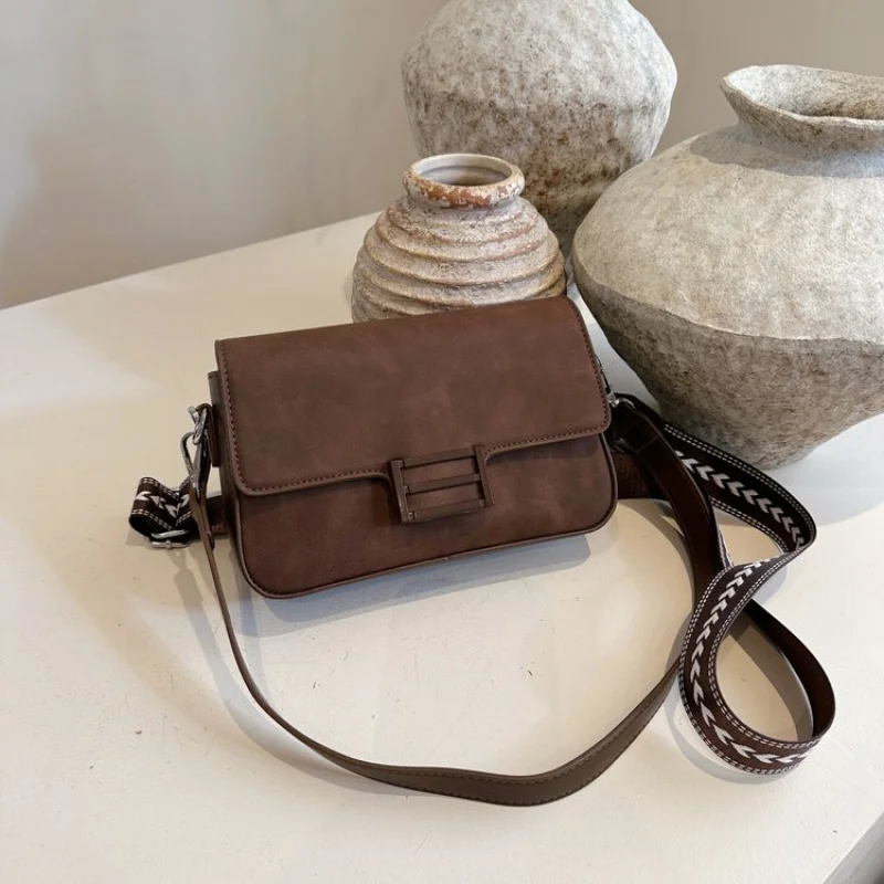 Элегантные женские сумки из кожи премиум-класса с модным повседневным стилем Парижа
Элегантные женские сумки из кожи премиум-класса с модным повседневным стилем Парижа 