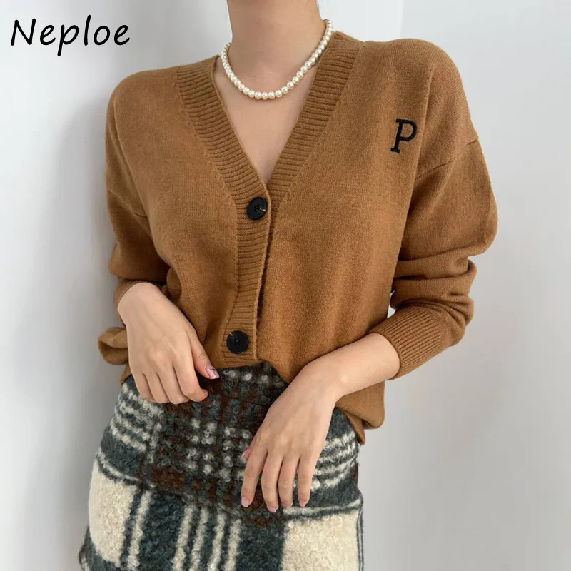 Neploe Vintage Lazy Loose Sweaters Coat Women V-neck Letter Embroidery Knitted Tops Women Y2k Long Sleeve Cardigan Mujer
Neploe Vintage Lazy Loose Sweaters Coat Women V-neck Letter Embroidery Knitted Tops Women Y2k Long Sleeve Cardigan Mujer